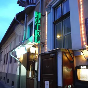 Hotel Illes, Szegedin